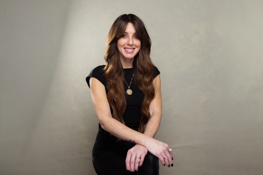 Michelle wearing Mixie Mane extensions, growing-out hair solution